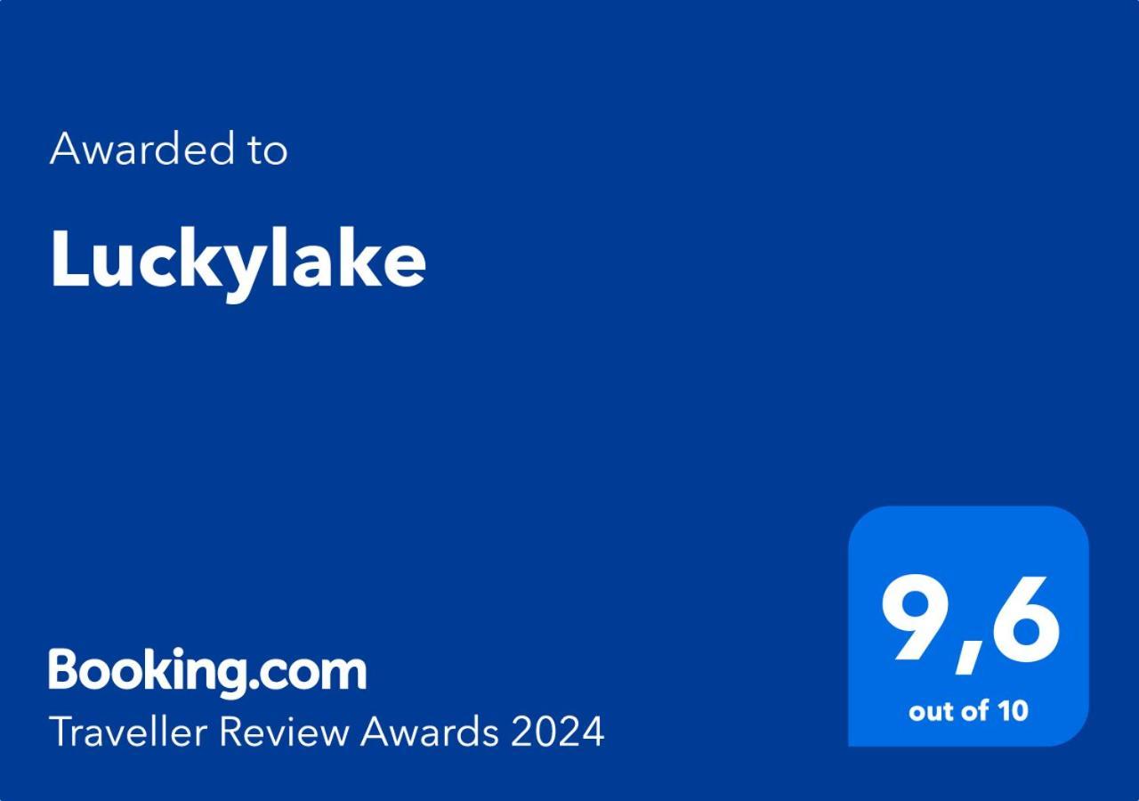 Luckylake Pella Exterior photo